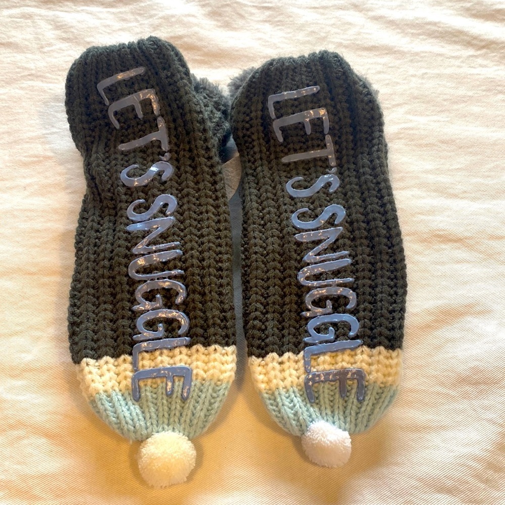 Knit Slipper Socks With Writing Grips